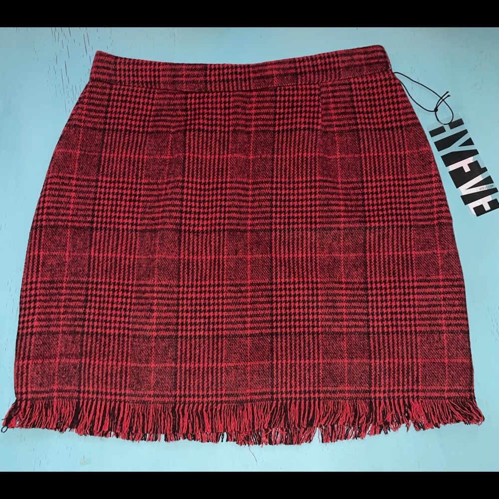 Super cute high waisted fall skirt